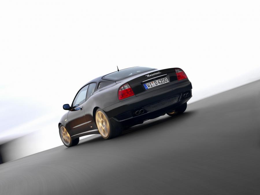  Maserati Coupe 2004 года  (фото 15 из 16)